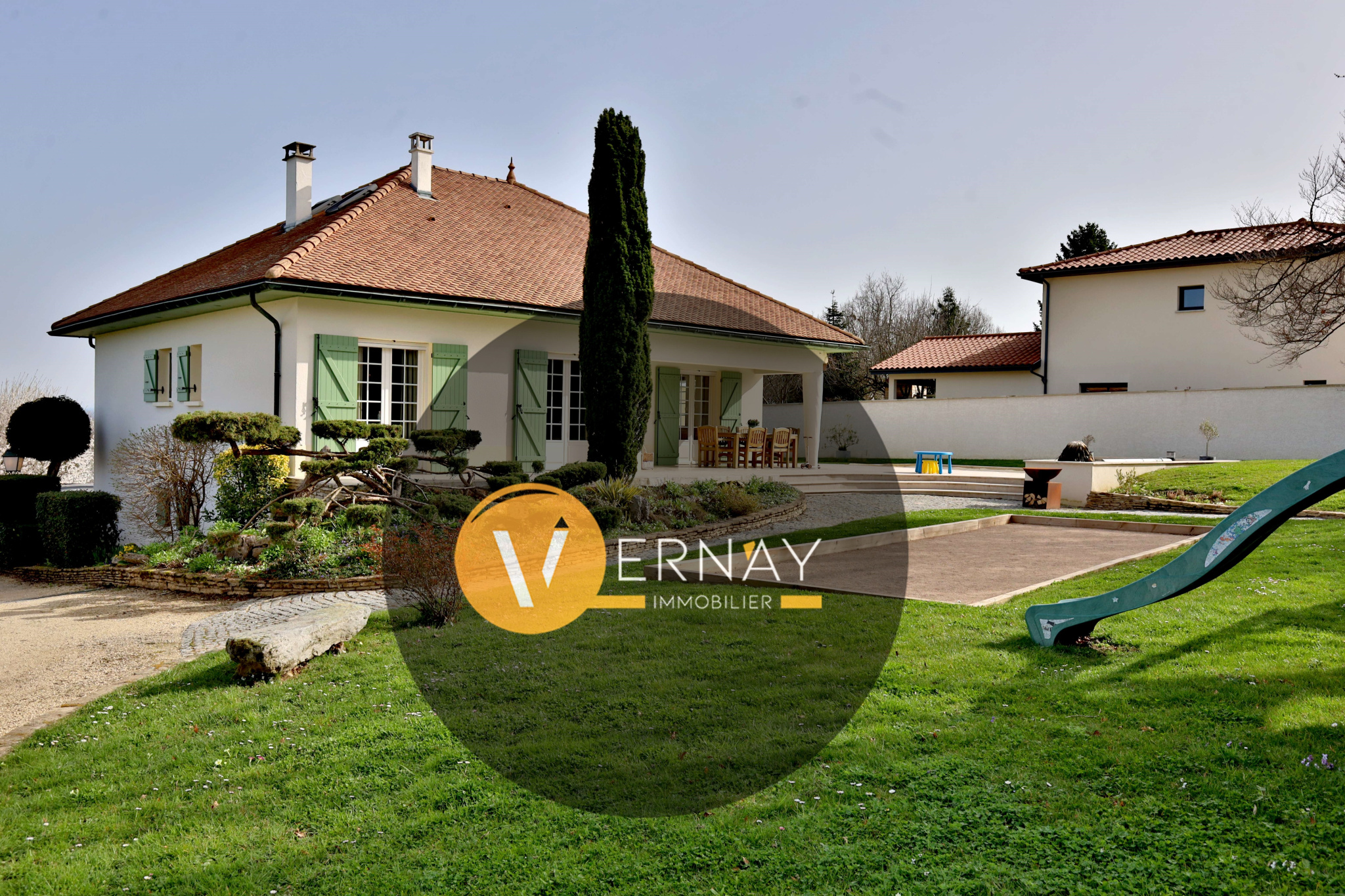 Maison T6 - 168 m2 Habitables - Terrain 2500m2 - Piscine