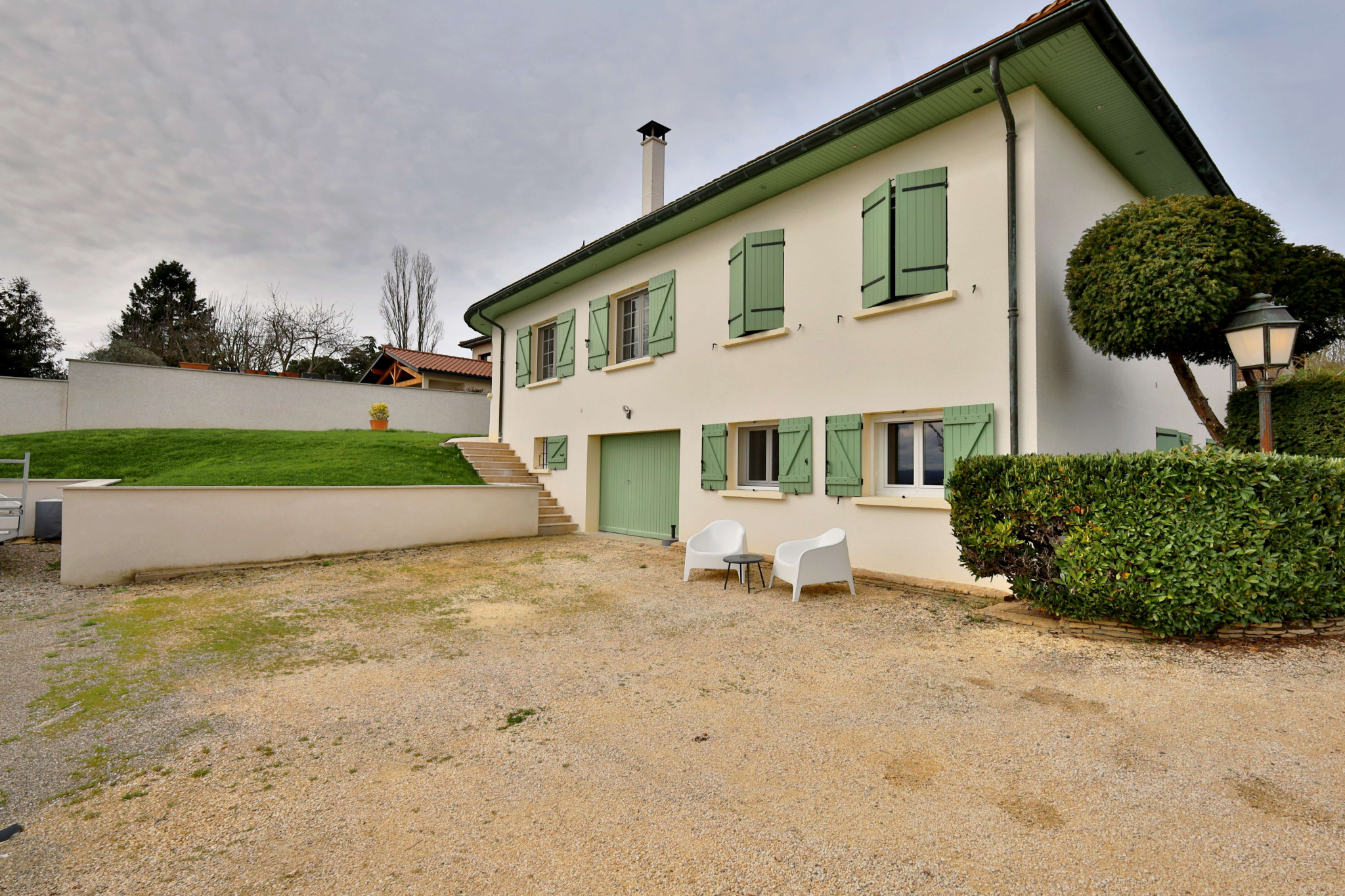 Maison T6 - 168 m2 Habitables - Terrain 2500m2 - Piscine