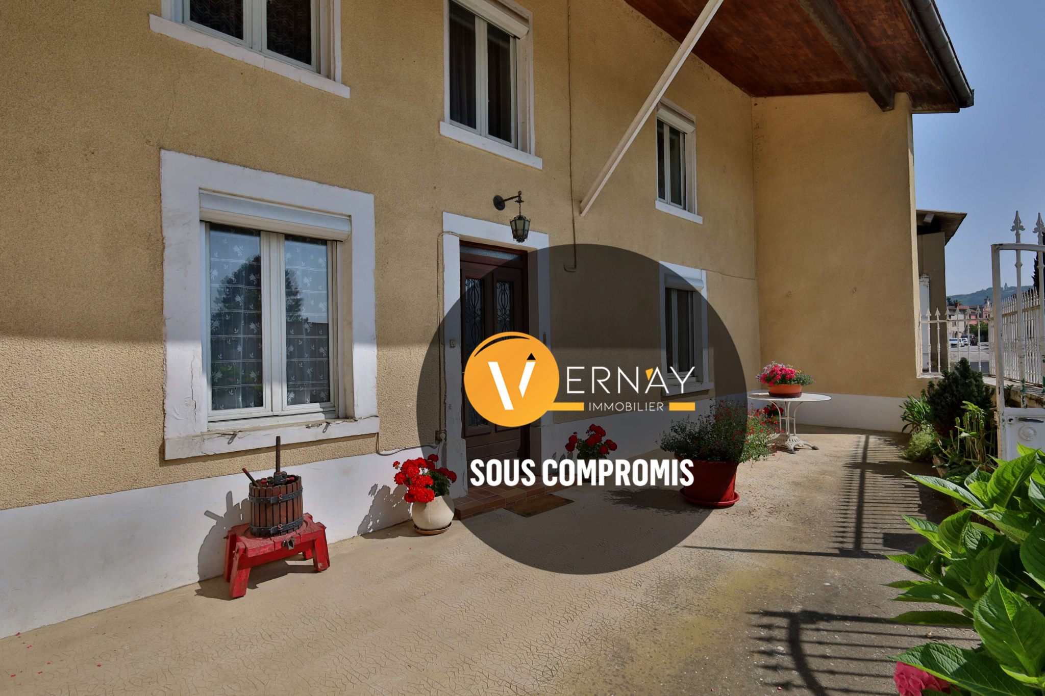 Maison Type T5 - 127m2 habitables + Appartement 53 m2 - Ter